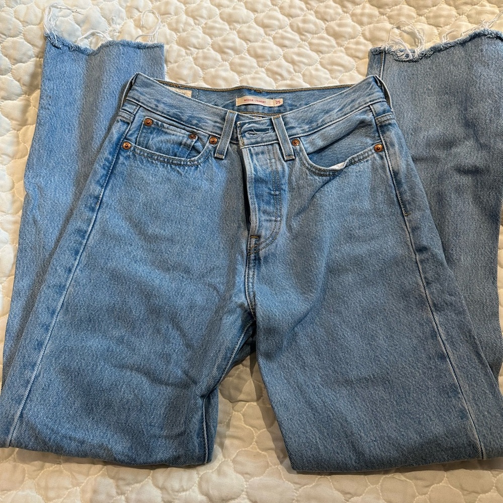 LEVIS wedgie straight jean